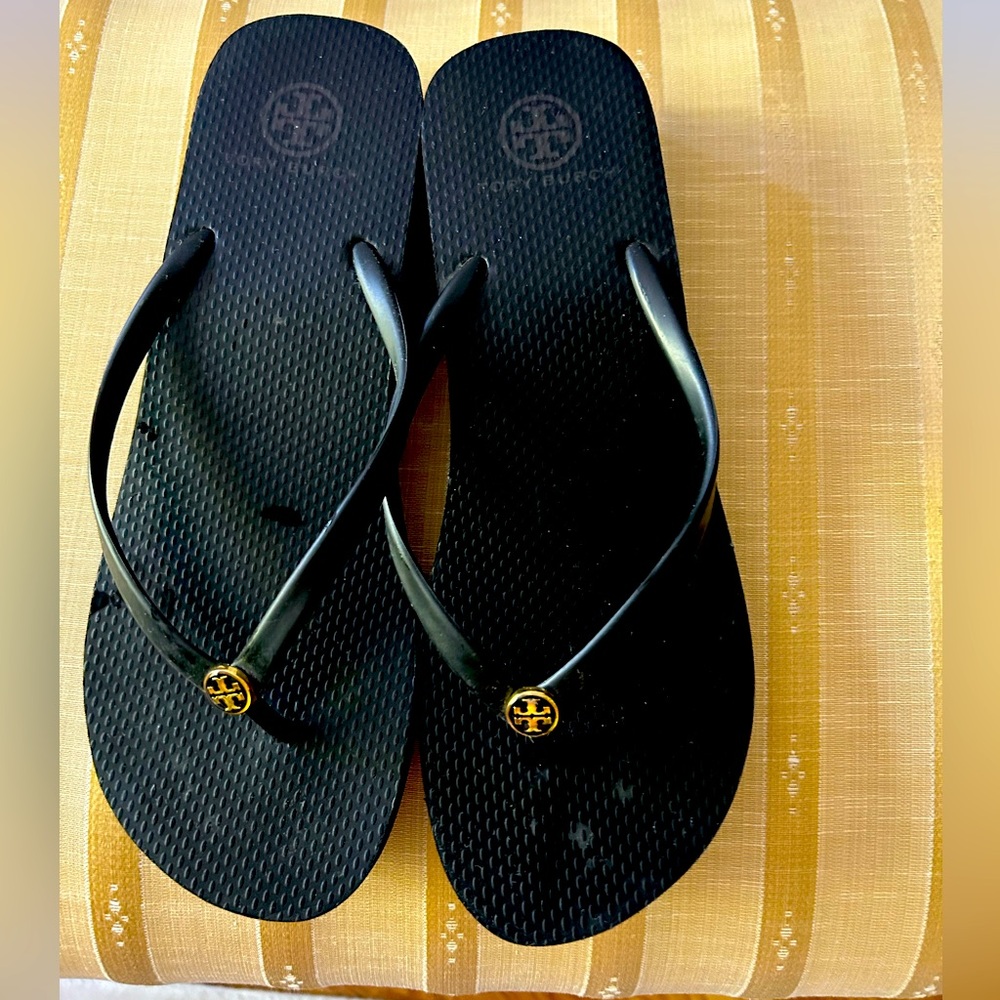 Tory Burch Black Sandals with Textured Footbed